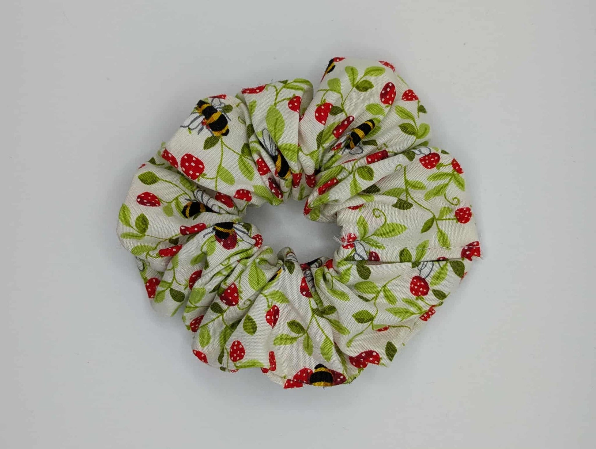 Strawberry Bees Scrunchie, Bumble Bees, Strawberry Patch, White and Green Scrunchie, Bee Scrunchie, Strawberry Scrunchie, Back to School