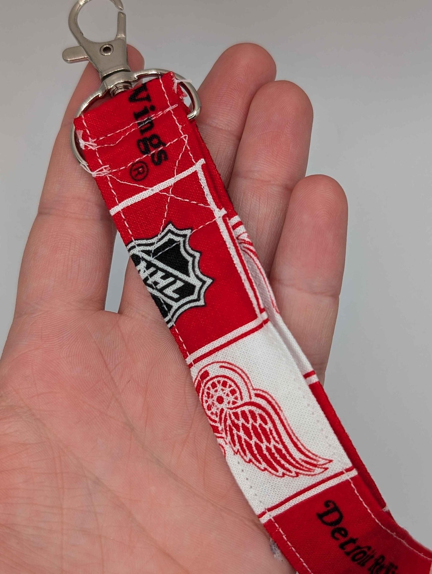 Detroit Red Wing Keychain, Detroit Red Wings Lanyard, Hockey Team Keychain, Red and White, Sport Fans, Gift Ideas, Christmas, Birthday
