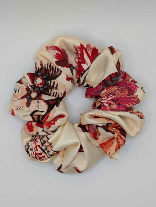 Bright Autumn Scrunchie, Sateen Scrunchie, Cream and Red, Beige and Red, Fall Florals, Autumn Vibes, Cozy, Gift Ideas, Classic Look